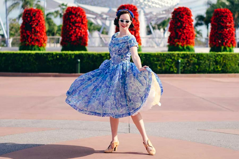 woman in 1950's The Golden Age of Fashion