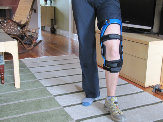 What to Wear Under a Knee Brace  Wearing a Knee Brace Over Pants - Ortho  Bracing