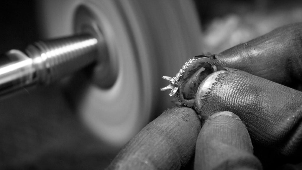 London jeweller creating a bespoke engagement ring