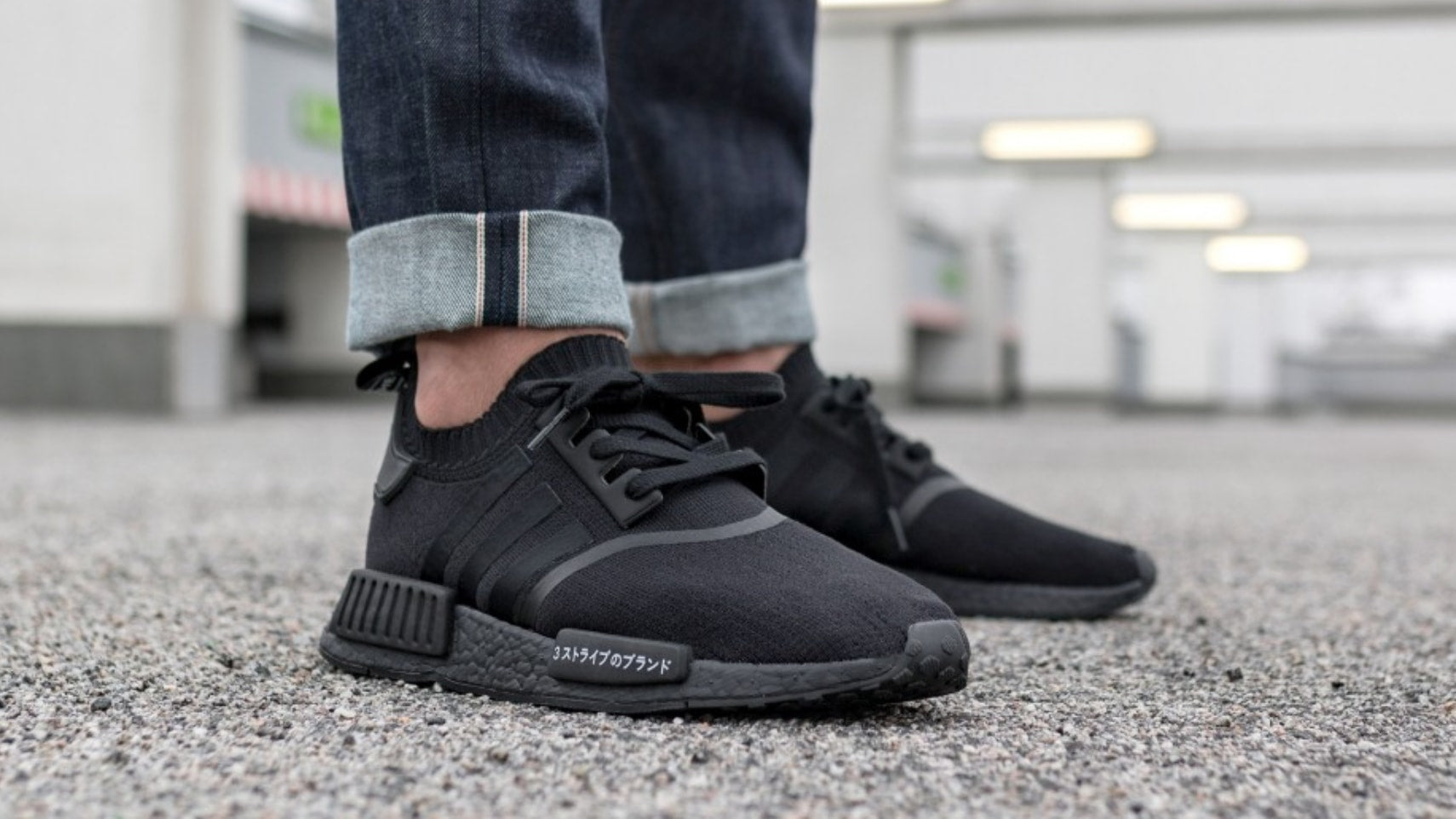 nmd r1 adidas all black