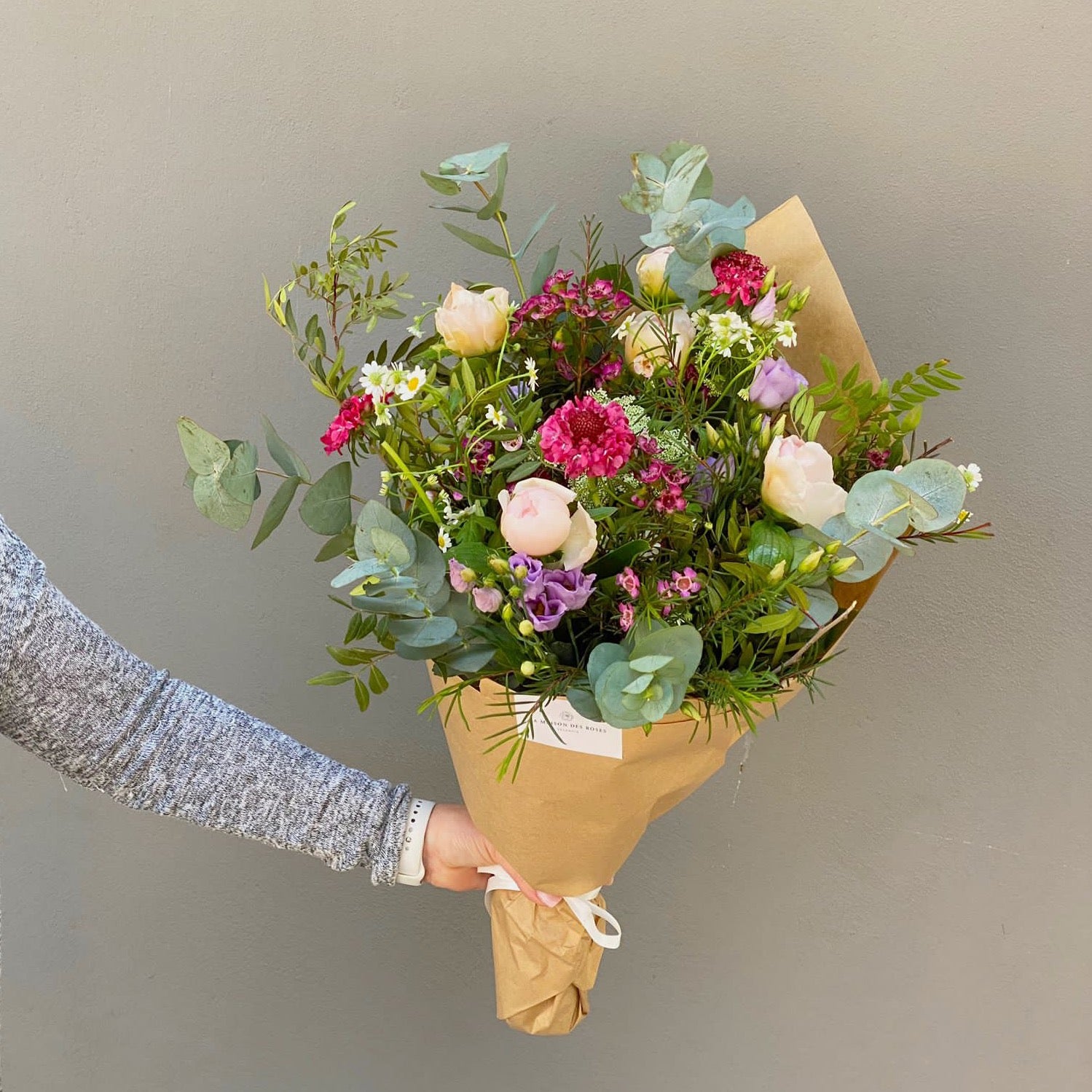 RAMO DE PEONIAS CON FLOR COMBINADA - LA MAISON DES ROSES