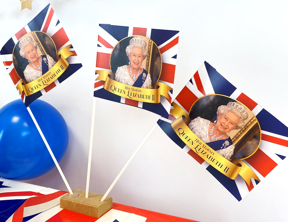 The Queen's Platinum Jubilee Photo Table Flags