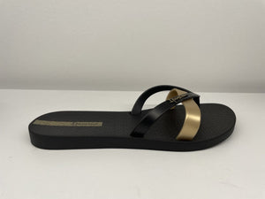 Zaxy flower shine thong sandals in gold and sage