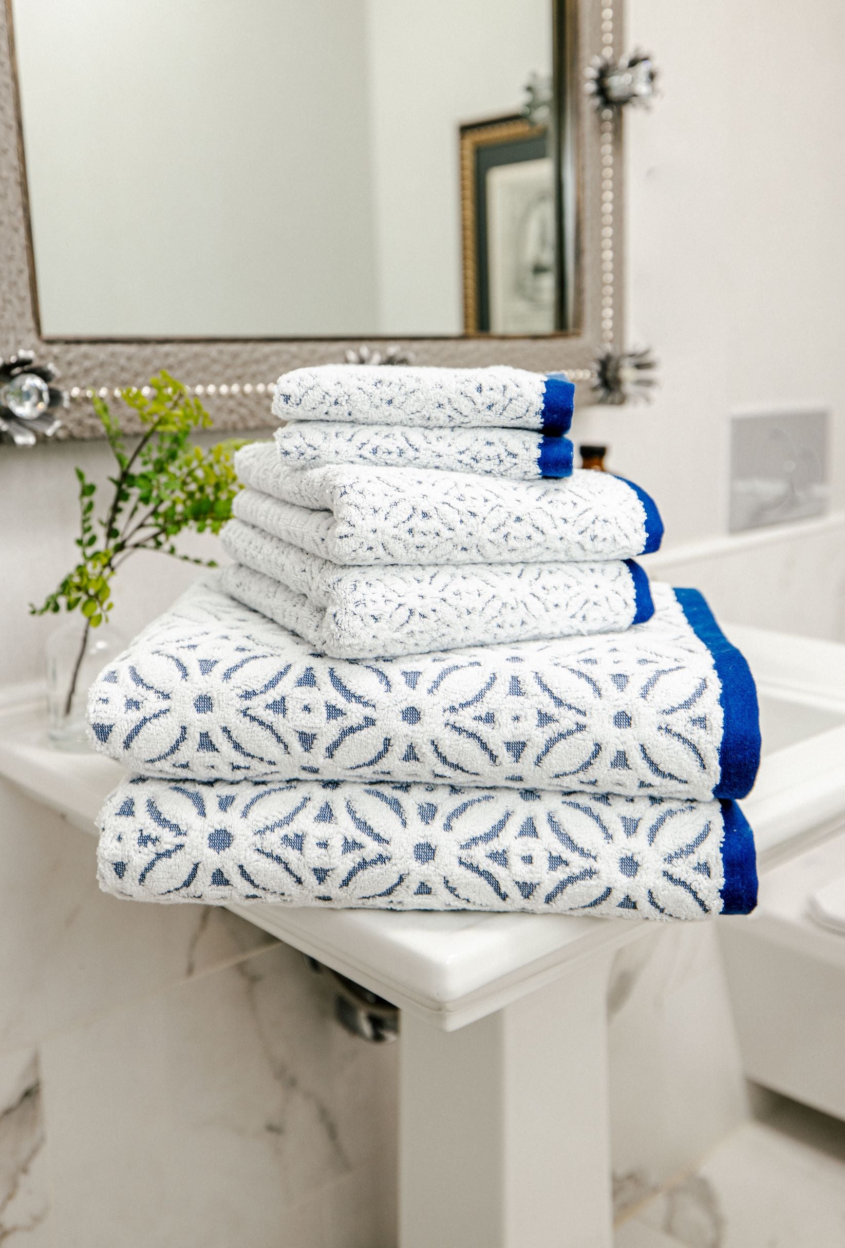 Source Pillow Towels 6 Piece Set Navy Blue Bathroom Large White