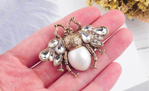 bee brooch