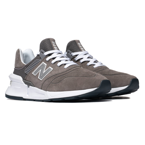 new balance 997 comme des garcons