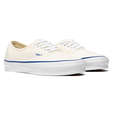 vans vault all white