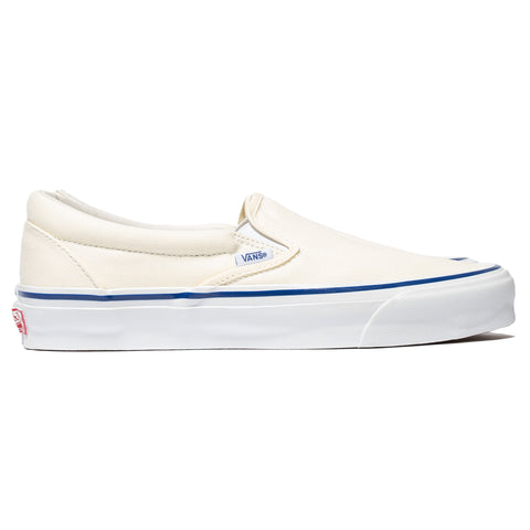 vans vault slip on white