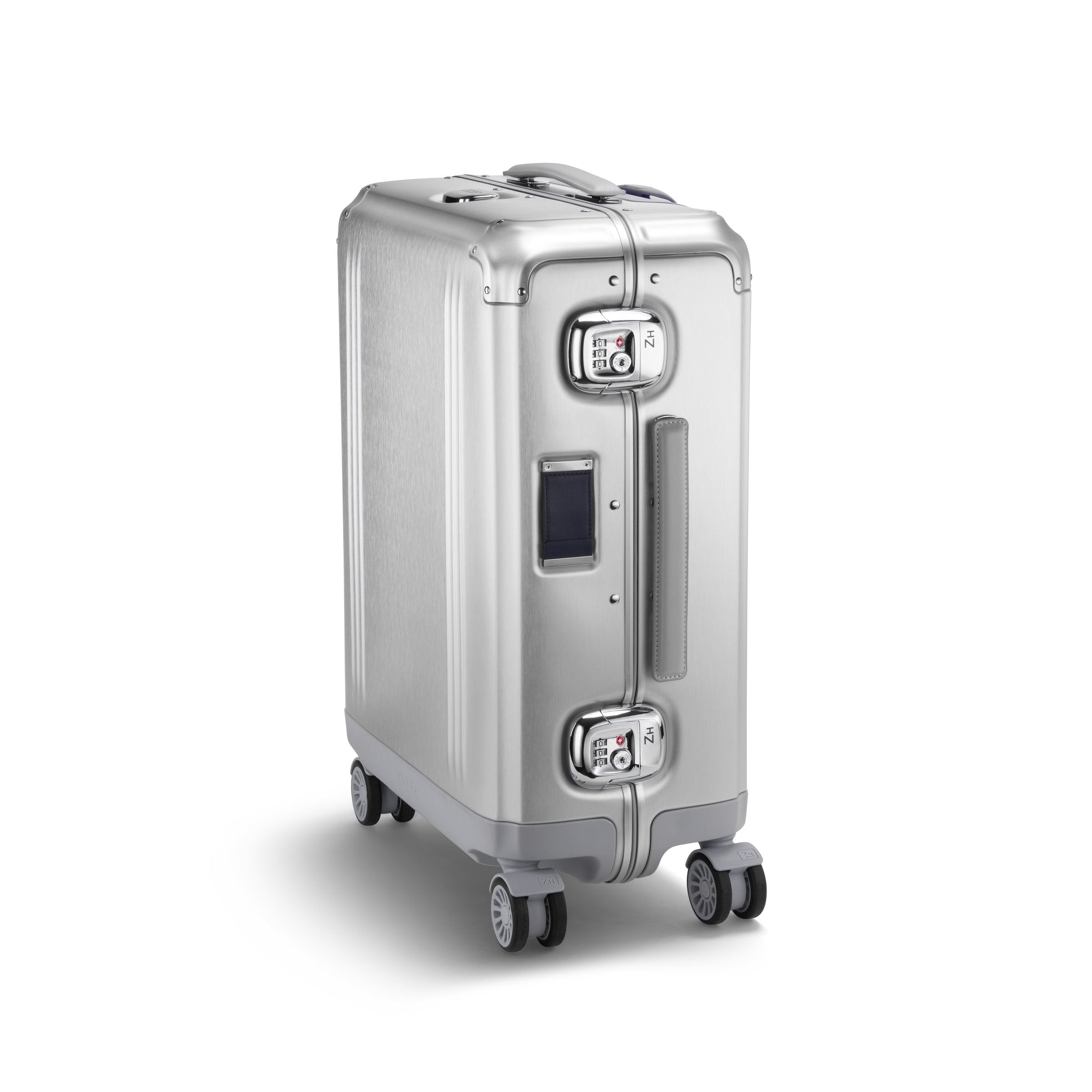 Pursuit Aluminum | International Carry-On Case 32L