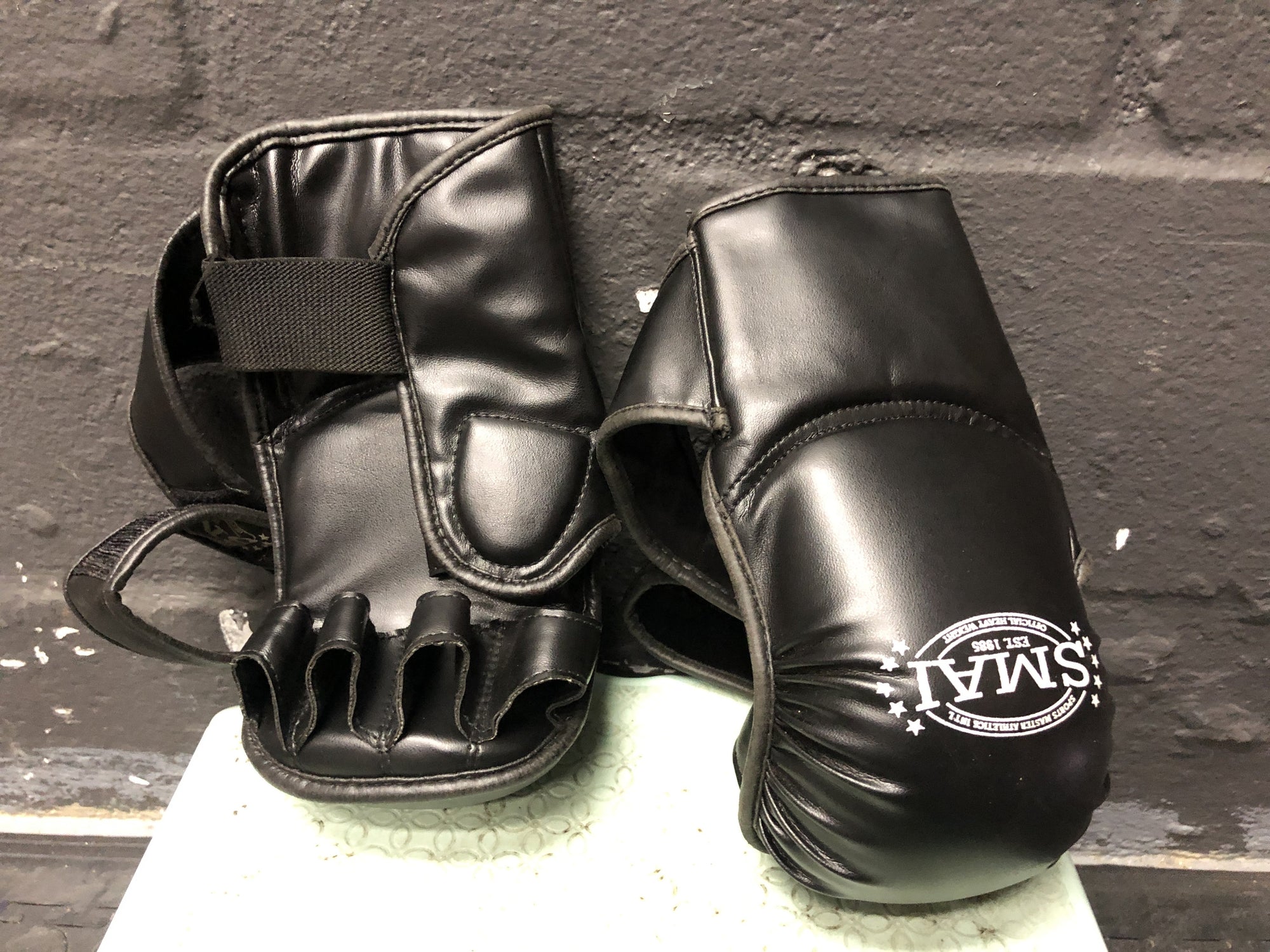 Sami Black Boxing Gloves