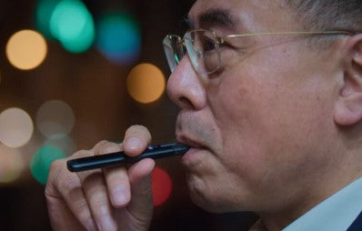 Hon Lik pharmacien chinois inventeur de la cigarette electronique