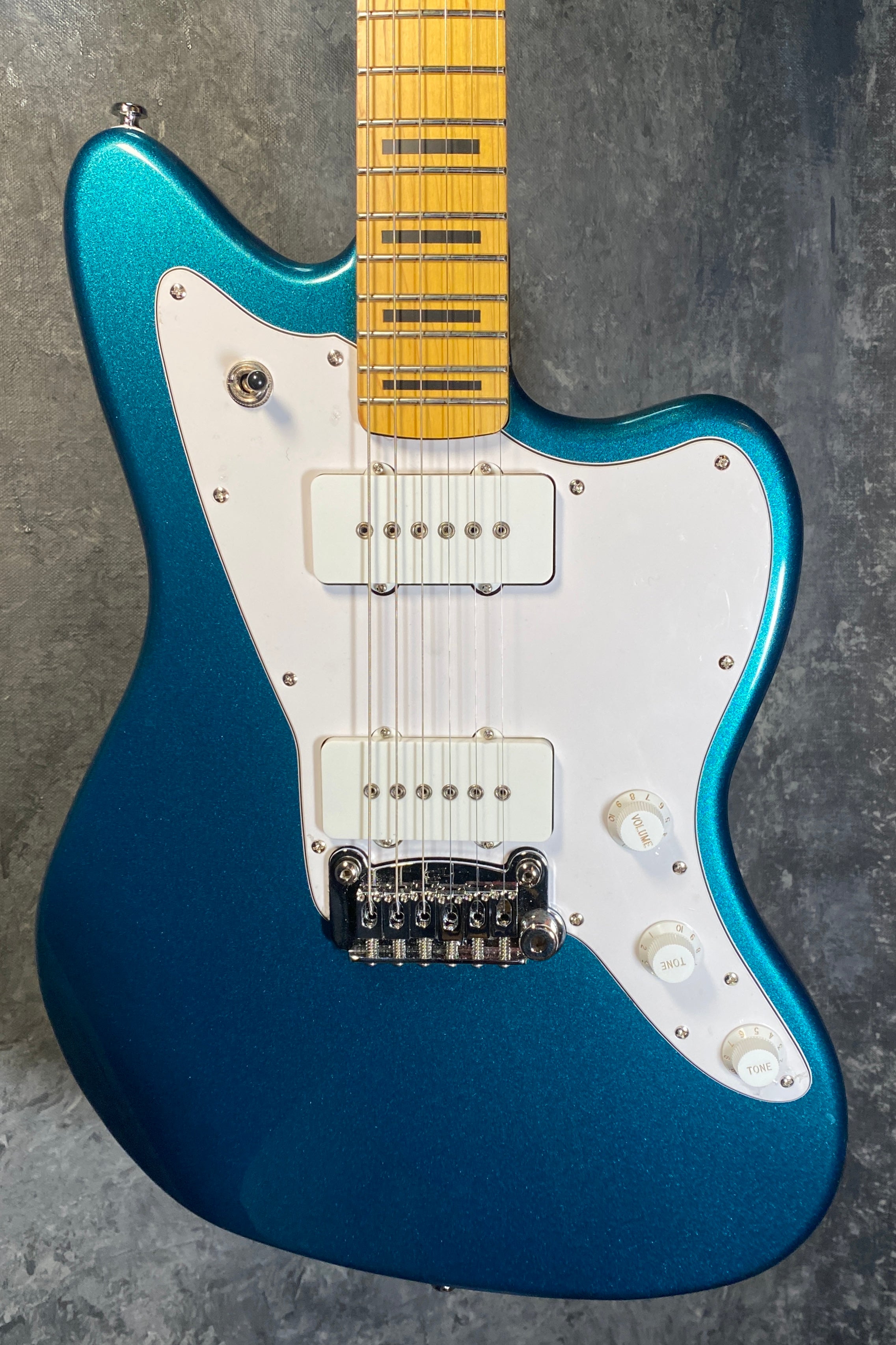 G&L TRIBUTE SERIES DOHENY IN EMERALD BLUE METALLIC TI-DOH-113R63M