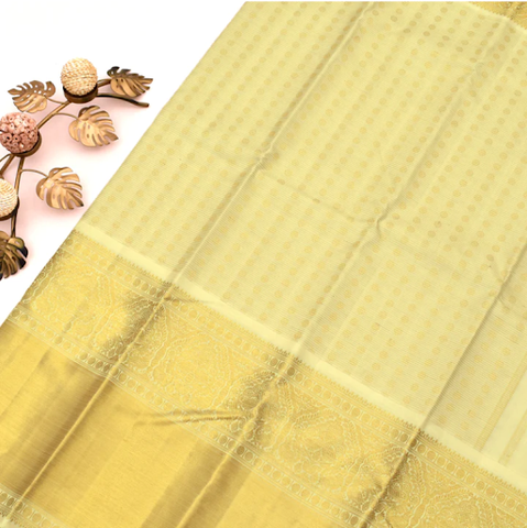 OFF WHITE KANCHIPURAM SILK SAREE WITH VAIRAOOSI DESIGN