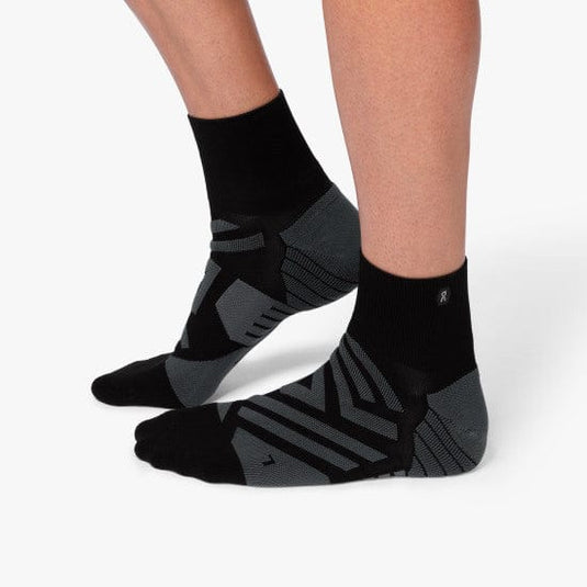 On Performance Mid Sock in Black  Shadow - Men's – The Backpacker