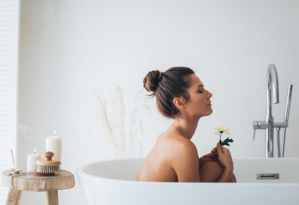 How You Can Boost These Remarkable Benefits of Hot Baths with Essential Oils Sonoma Lavender