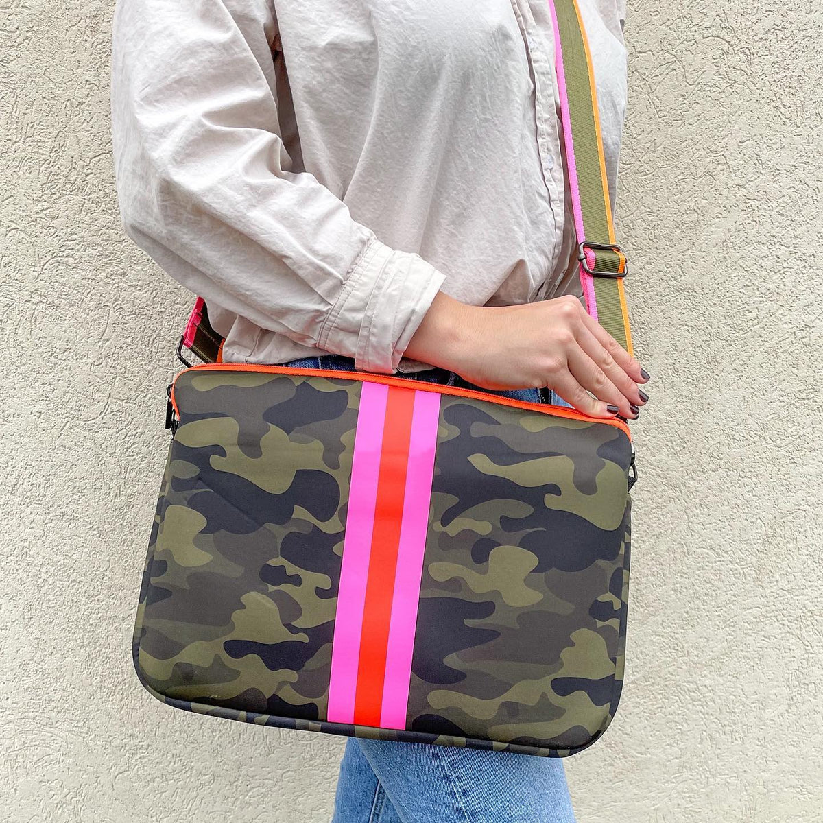 Haute Shore Greyson Showoff Neoprene Tote – Lindsay Kate Designs