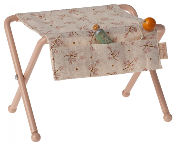 Maileg - Nursery Table Baby Mouse Rose