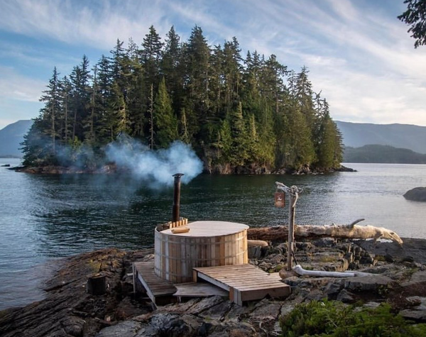alumitubs wood fired hot tub on the ocean at spirit of the west