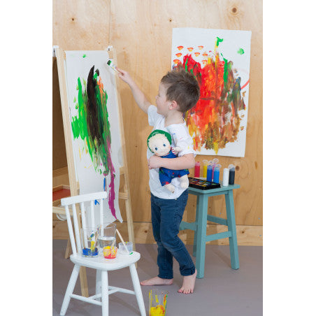 Bambino che dipinge con la sua bambola Rubens Barn Activity 