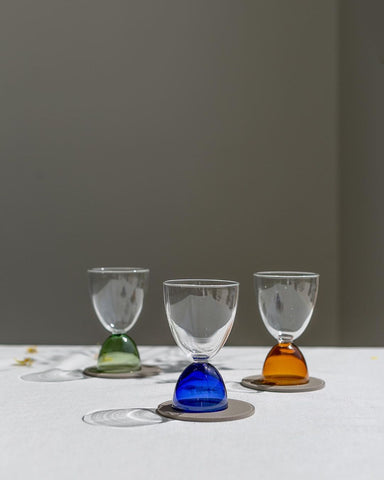 An image of a glassware set.