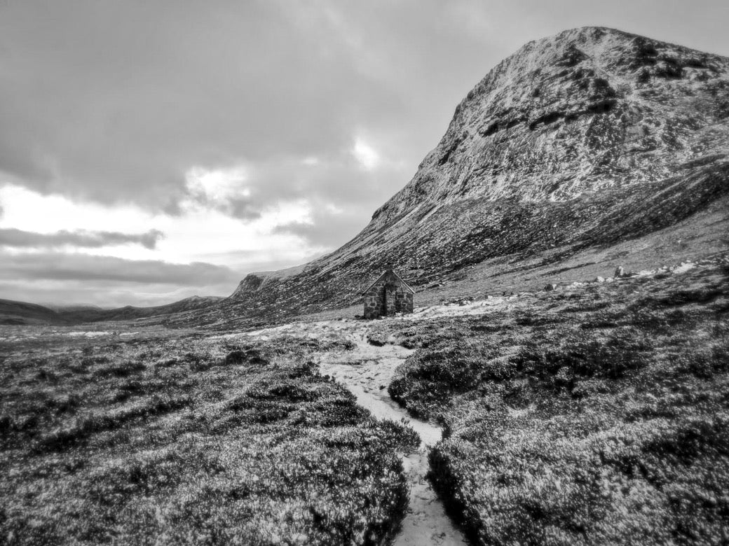 The cairngorm 4000ers Corrour bothy