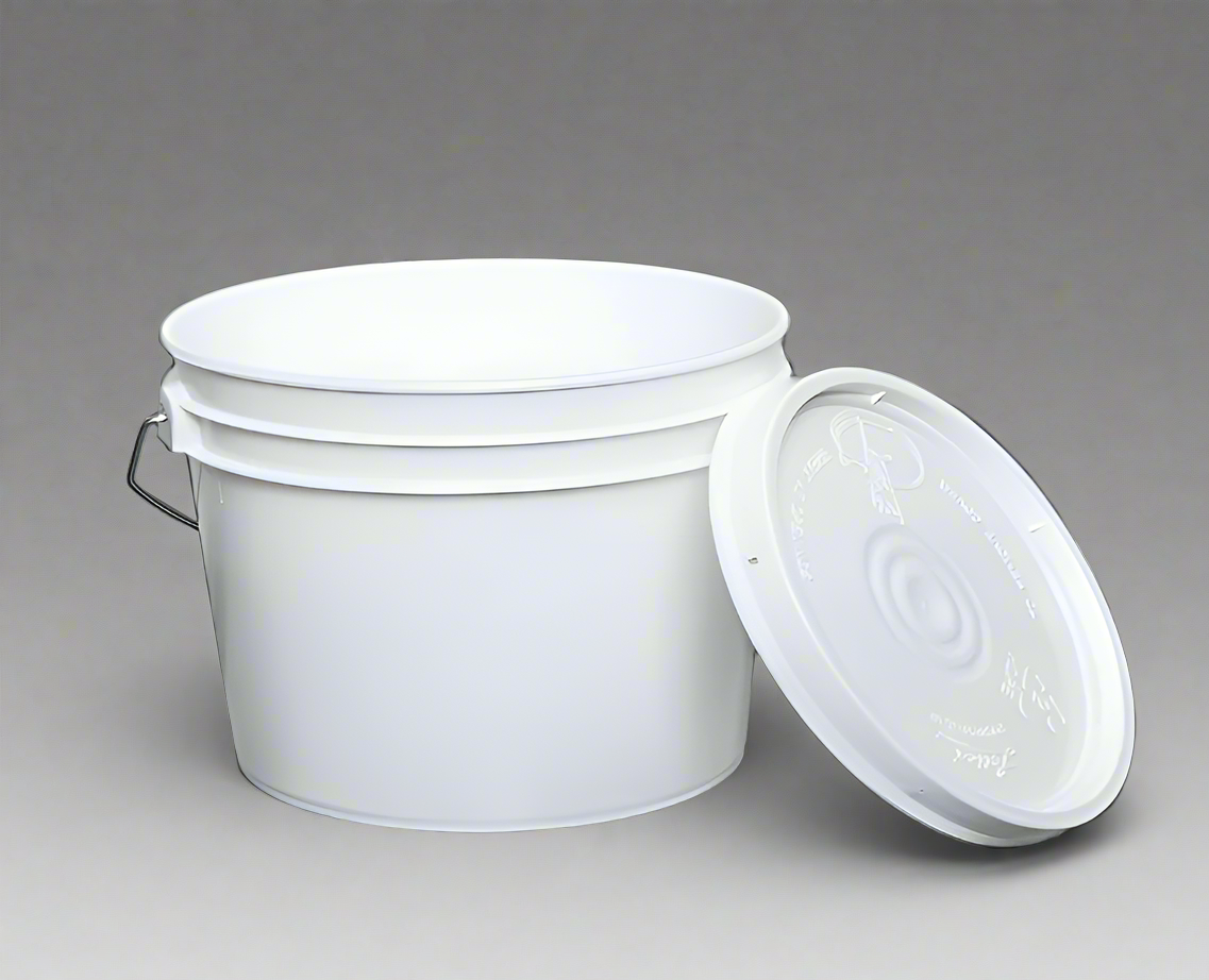 one gallon plastic bucket with lid