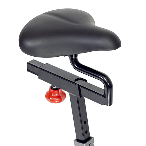 4-WAY ADJUSTABLE SEAT | With a simple twist of a knob, you can move the seat back and forth (and up / down) so your workout can remain comfortable.