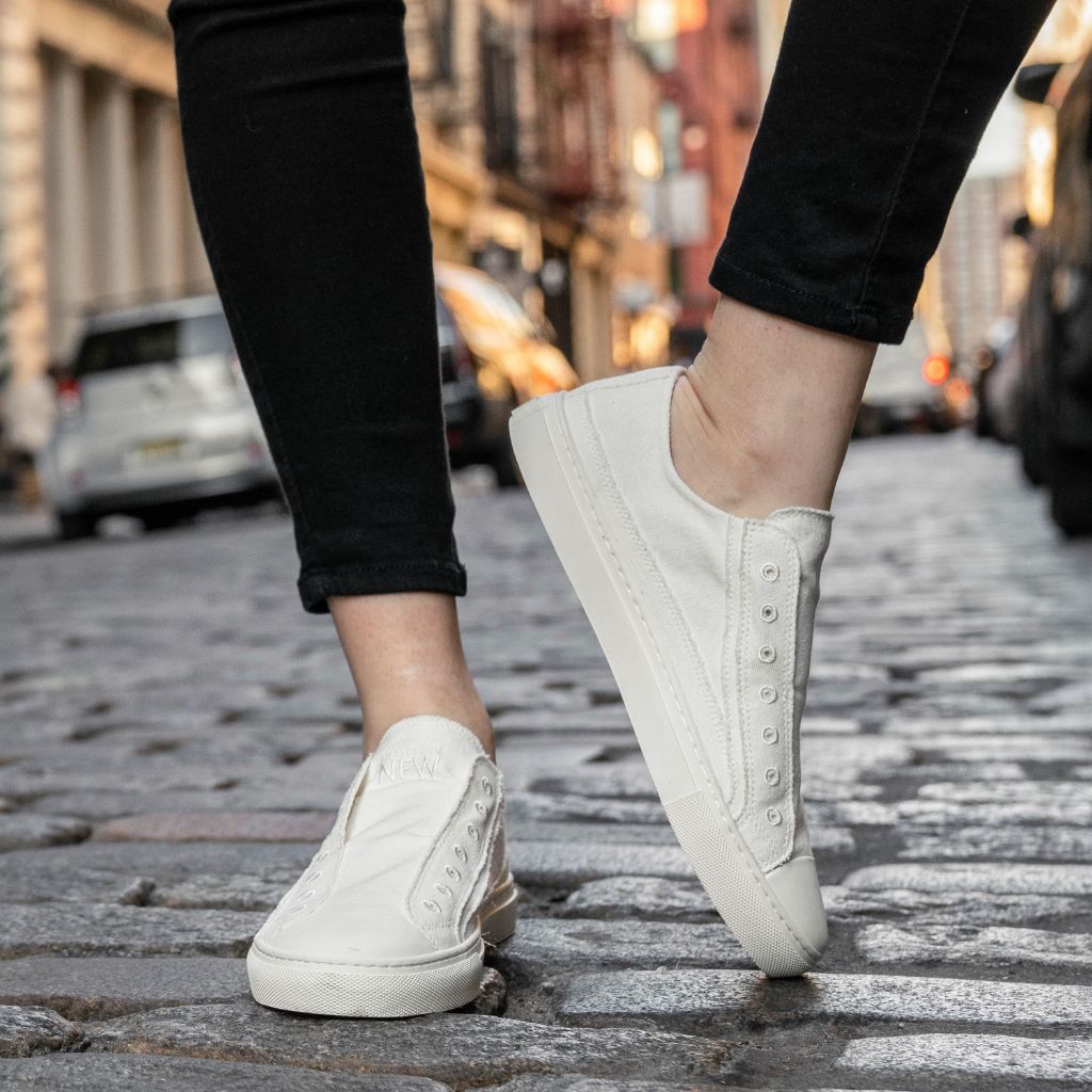 Women's Wave Slip-On in Off-White - Nothing New®