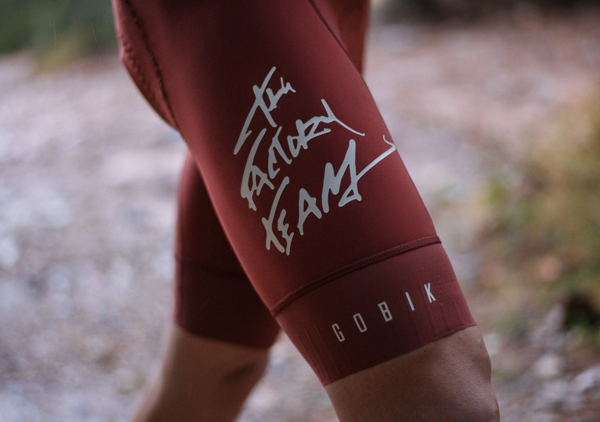 Gobik Factory Team 2023 le nouveau kit, détail de la bavette shorts