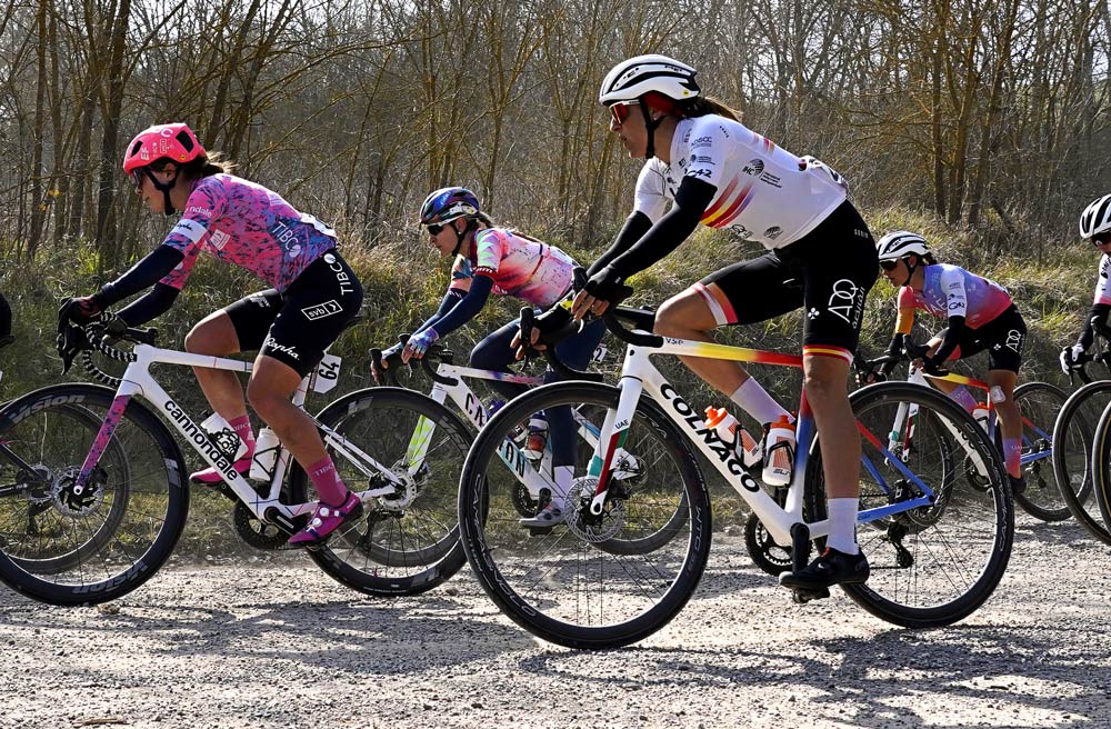 Mavi Gracía. Classici di primavera. Squadra UAE ADQ. Gobik