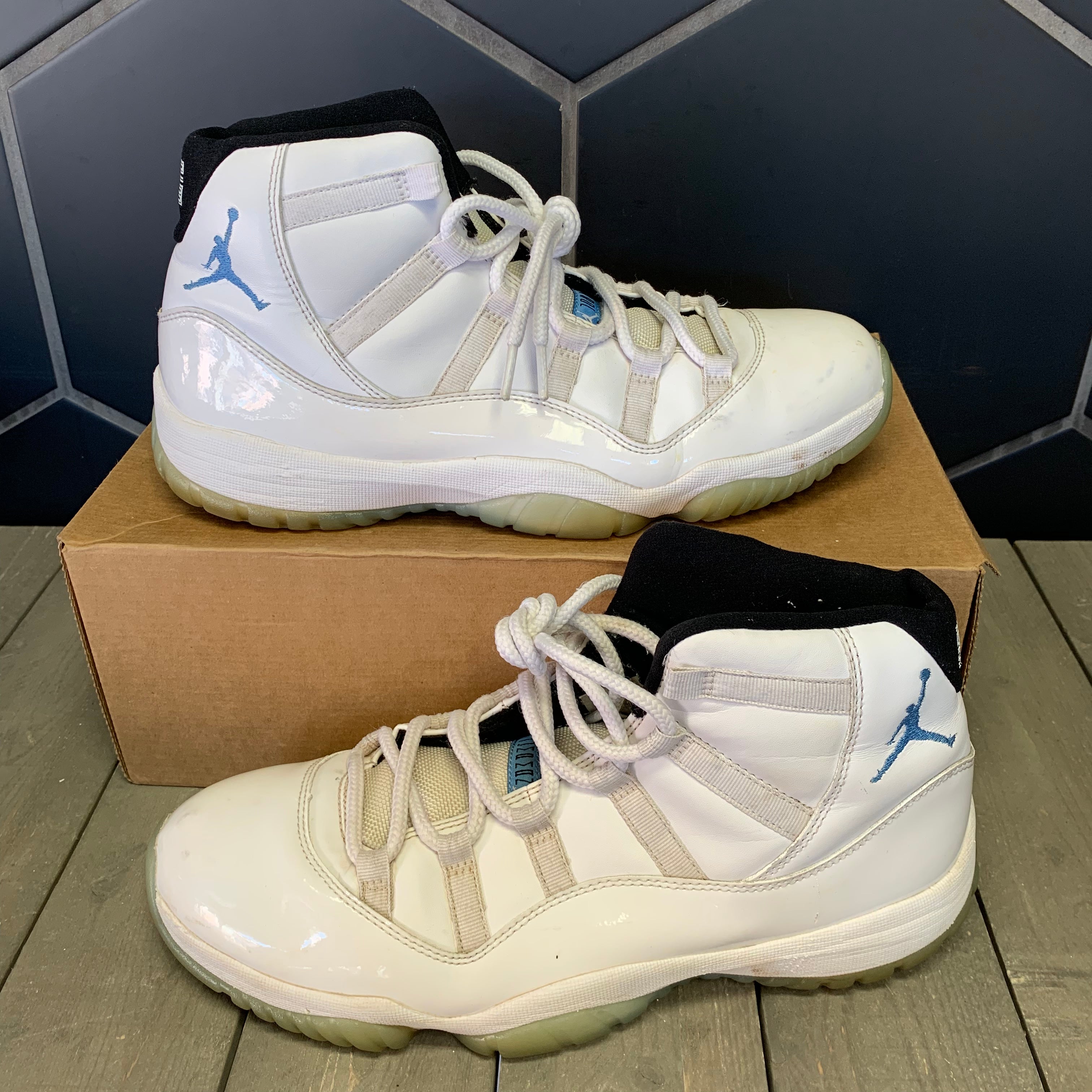 jordan 11 legend blue used