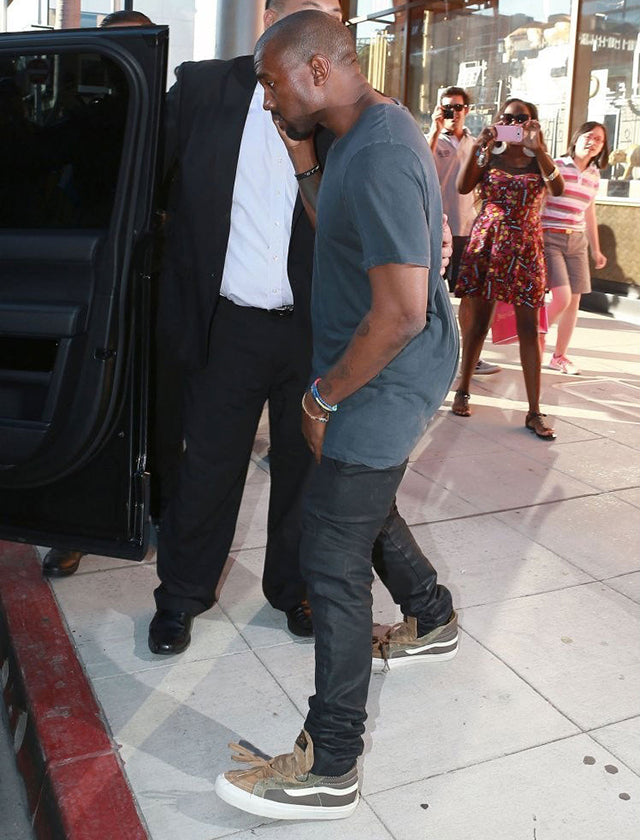 kanye-west-wtaps-vans-vault-sk8-hi-og-olive-04