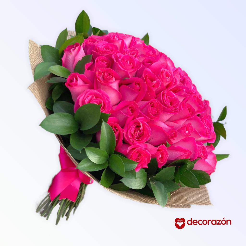 Ramo de 50 Rosas Fiusha – Florería Decorazon