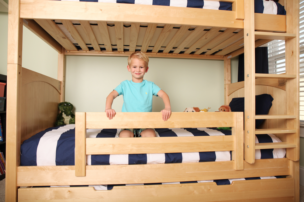 safe guardrail on boys bottom bunk