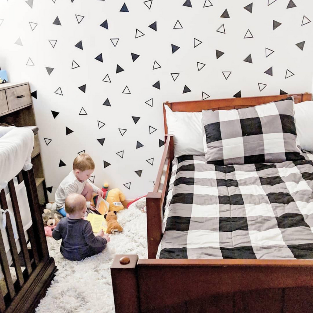 toddler boys shared room with crib