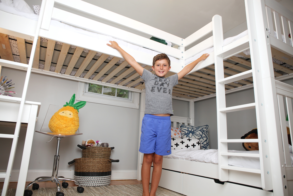 triple corner bunk bed with straight ladders small kids room