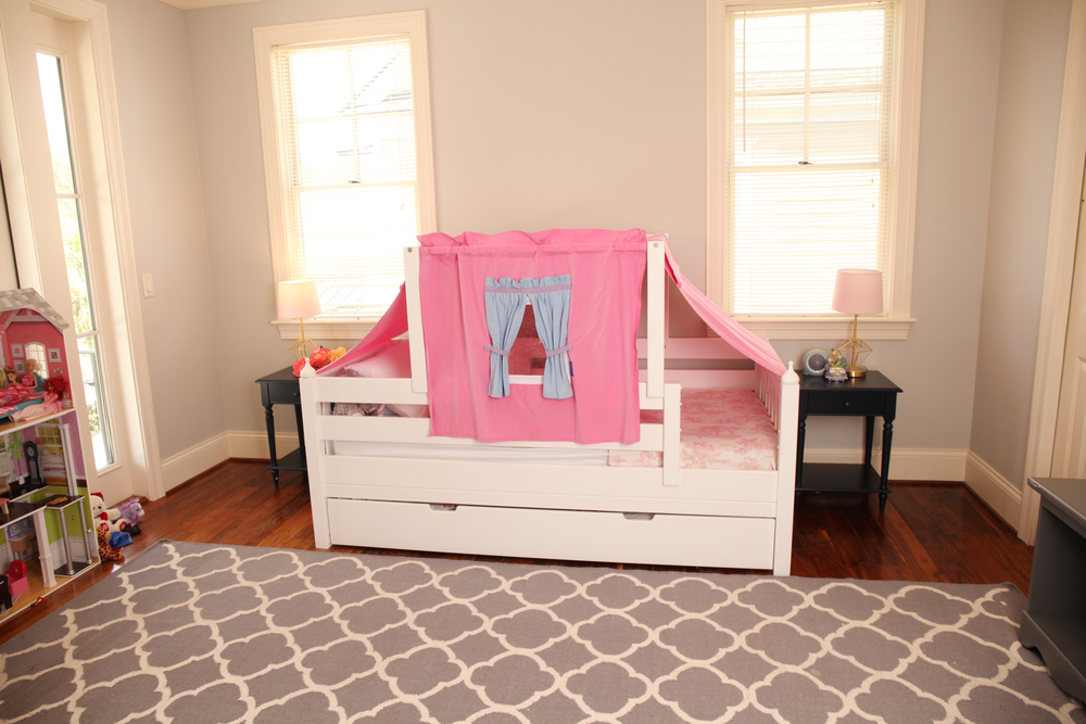 yo toddler bed with closed trundle underneath 