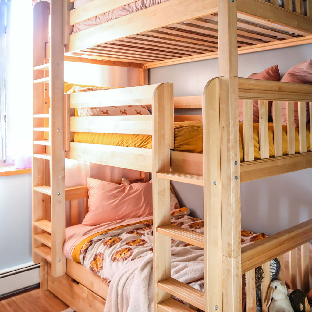 triple bunk bed