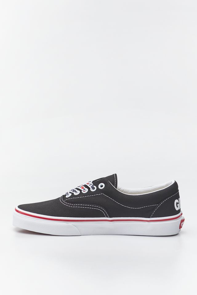 vans era racing red