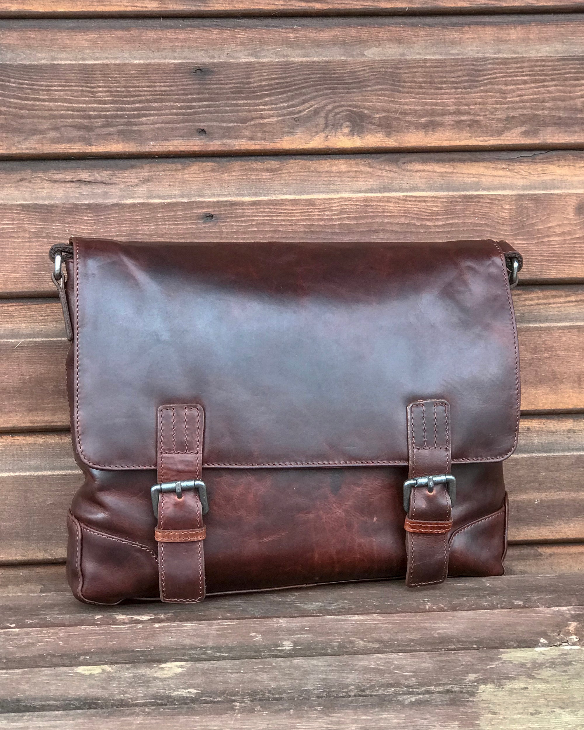 Ashwood Leather Hammersmith Cow Mud Pedro Messenger Bag in Brown