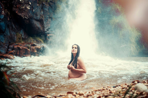 Waterfall Maternity Shoot