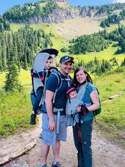 A family of 4 hiking near Mt. Rainier National Park