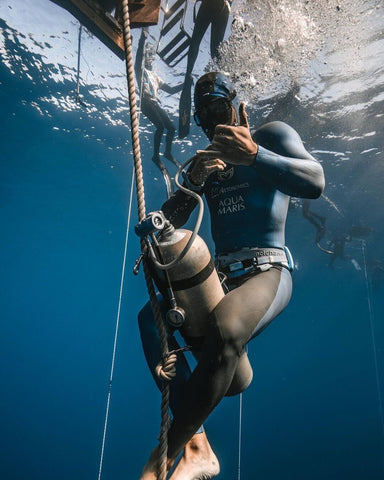 surfears diver underwater