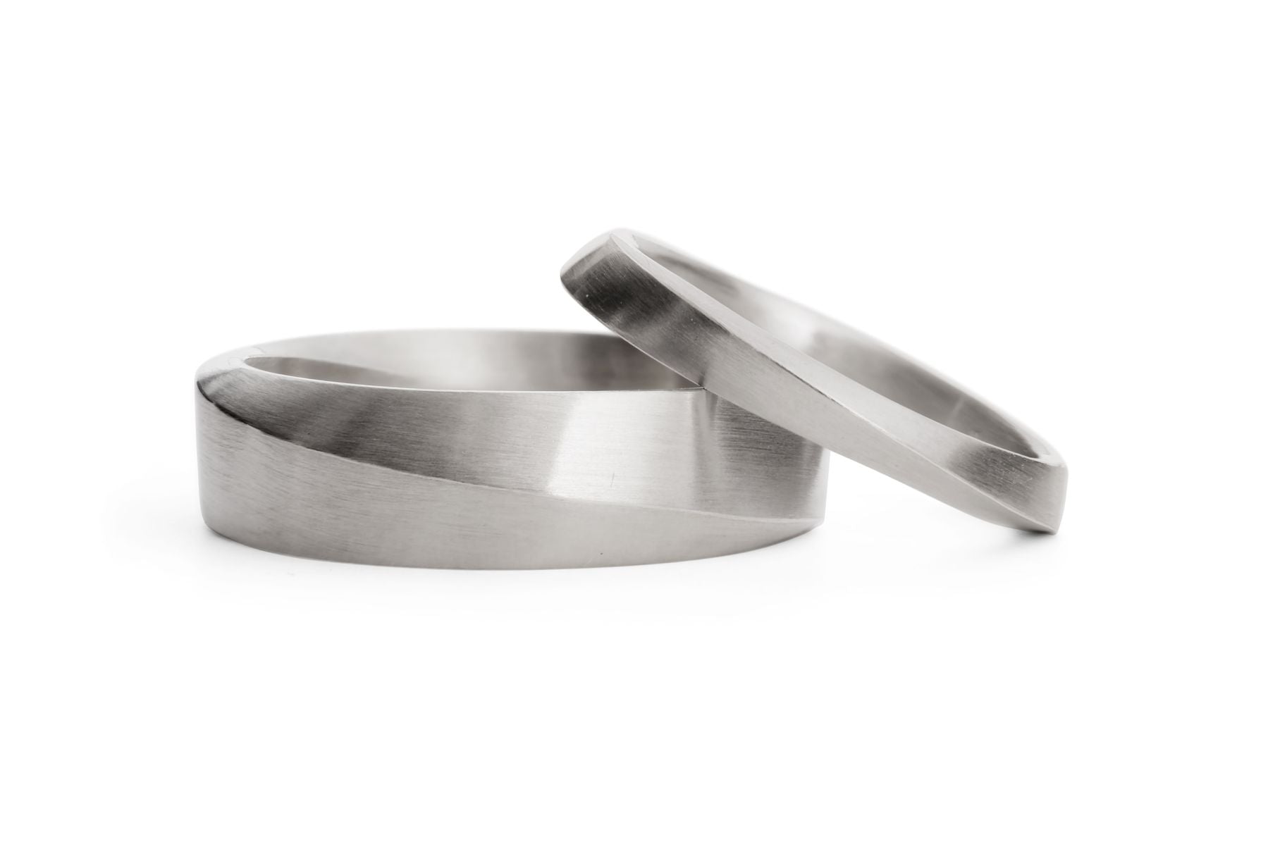 Platinum men's Mobius wedding bands