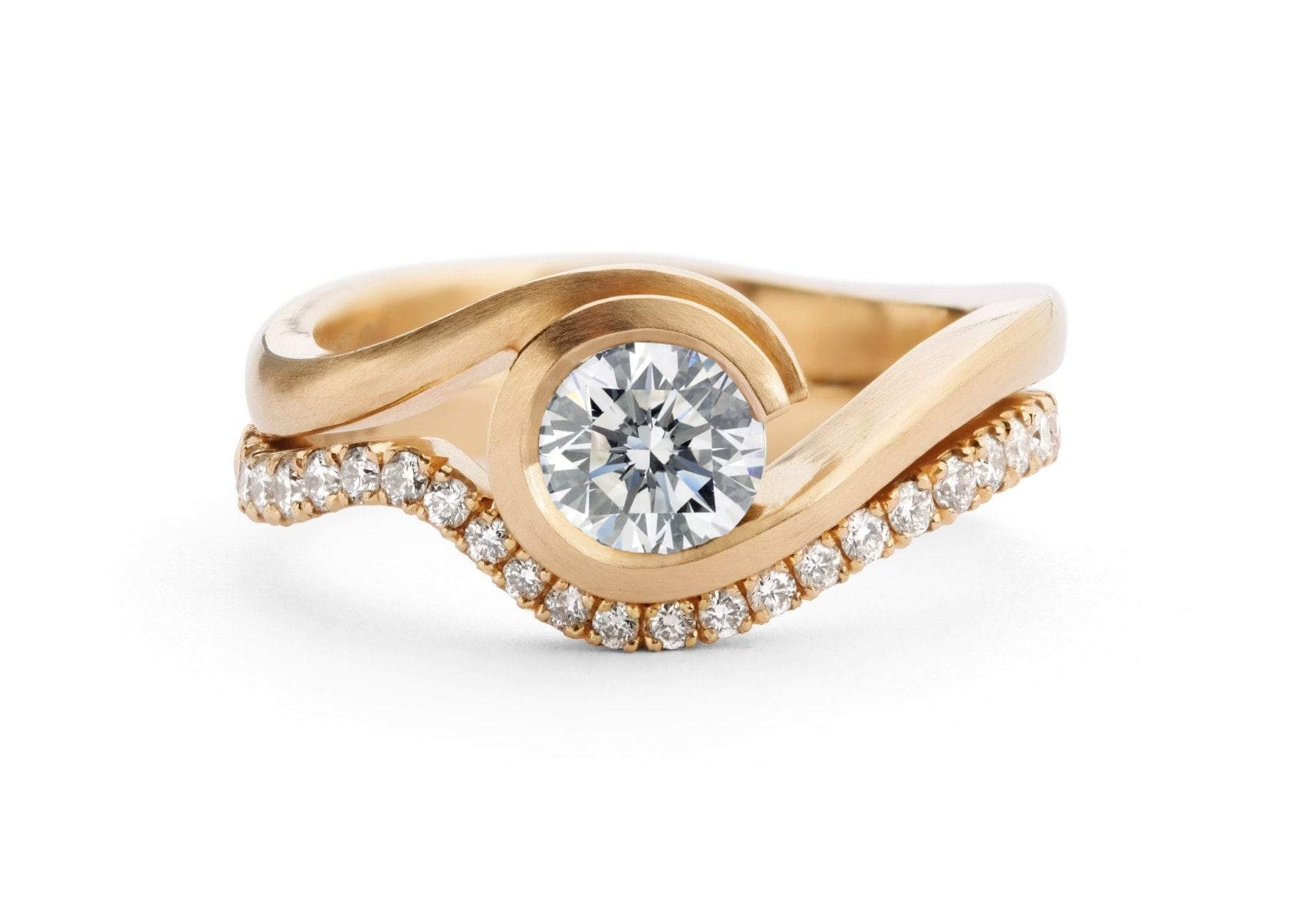 Wave-engagement-ring-with-