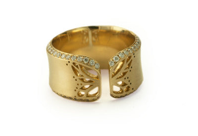 Gold and diamond butterfly ring set