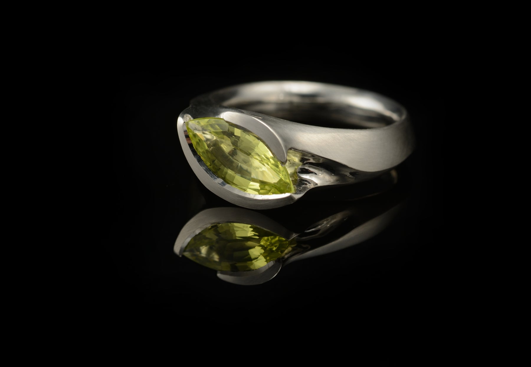 Chrysobery-platinum-carve-ring-1