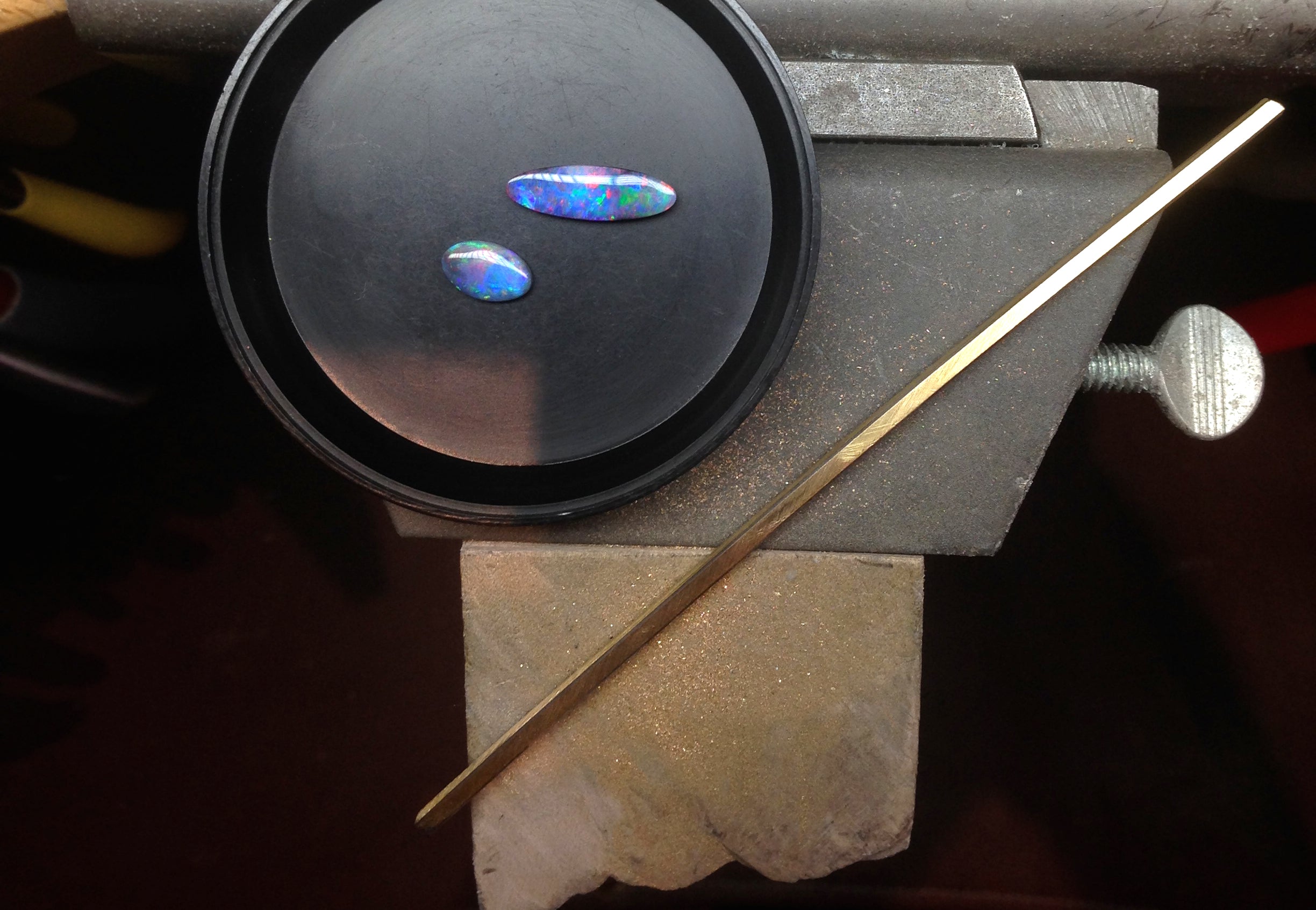 Making forged gold and opal rings