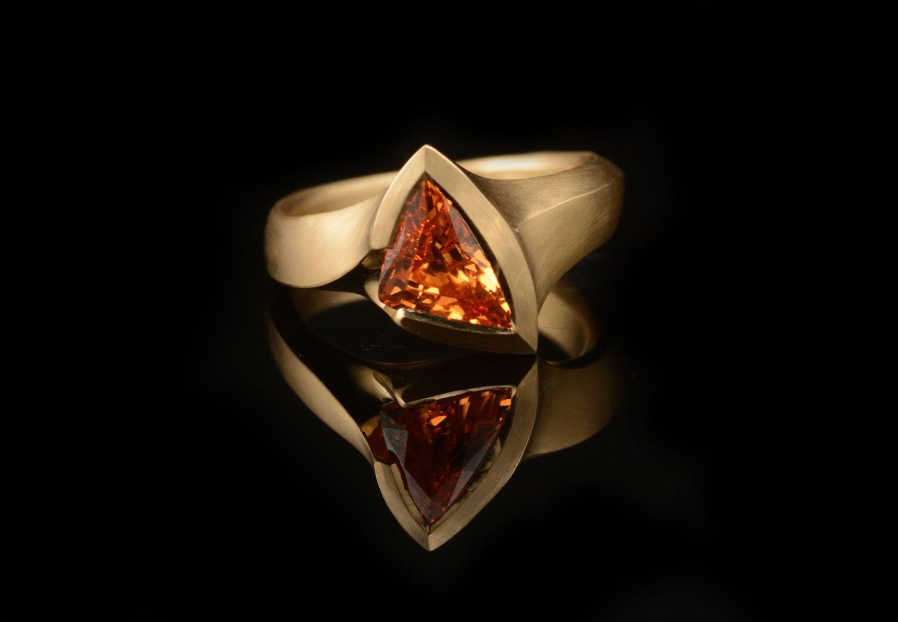 Mandarin-garnet-carved-gold-ring-2