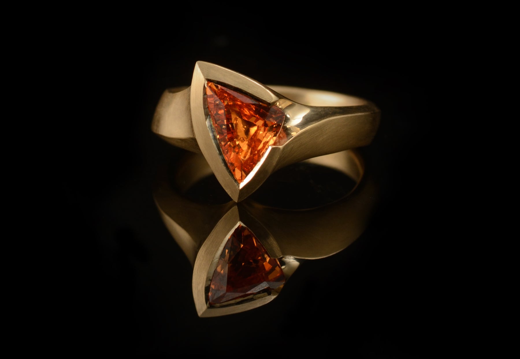 Mandarin-garnet-carved-gold-ring-3